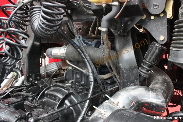 XCMG Qilong Heavy Truck 336 hp 6X2(8 wheels) Tractor Truck Chassis (3) | 86Trucks