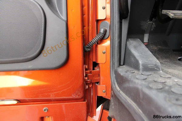 Union Truck U380 380 ch 6X4(10 roues) tracteur routier Cabine (3) | 86Trucks