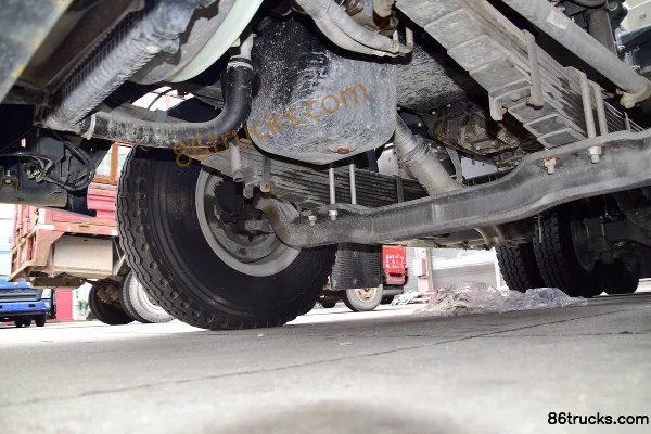Sinotruk HOWO T5G 340 hp 6X4(10 wheels) 5.99m³ Concrete Mixer Truck Chassis (3) | 86Trucks