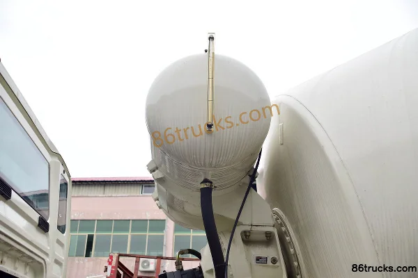 Sinotruk HOWO T5G 340 hp 6X4(10 wheels) 5.99m³ Concrete Mixer Truck Body (2) | 86Trucks