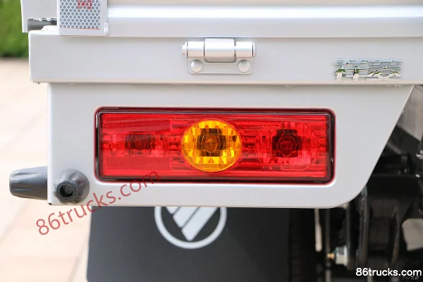 Foton Xiangling M2 Luxury 1.6L 122 hp 4X2(6 wheels) gasoline 4m single-row flatbed micro truck Body (2) | 86Trucks