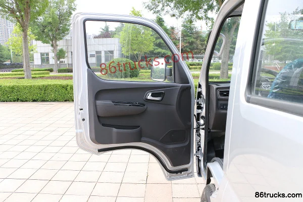 Foton Xiangling M1 1.5L 115 ch 4X2(6 roues) essence 2,55 m double rangée camion plateau micro (China VI) Cabine (1) | 86Trucks