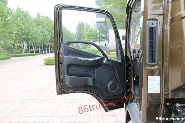 Foton Times Linghang 6 156 hp 4X2(6 wheels) 4.165 m single-row van light truck Cab (1) | 86Trucks