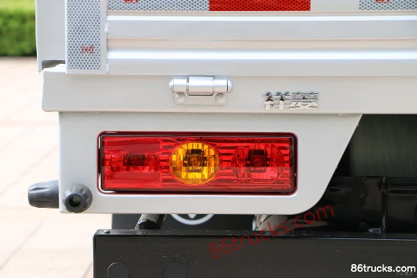 Foton Xiangling M2 Logistics Star 1.5L 112hp 4X2(6 wheels) Gasoline/CNG 3.1m double-row flatbed mini truck Body (2) | 86Trucks