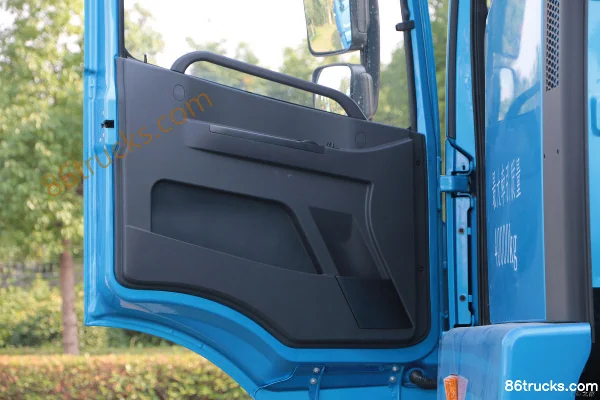 XCMG Hanfeng G5 Standard Load 430hp 6X4(10 wheels) LNG Tractor Truck (China VI) Cab (3) | 86Trucks