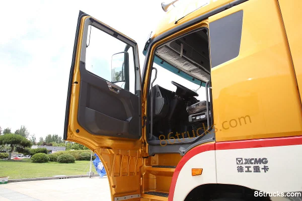XCMG Hanfeng G9 550hp 6X4(10 wheels) tractor truck (hydraulic retarder) Cab (1) | 86Trucks