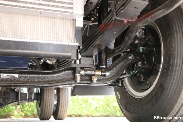 Foton Shidai Linghang 131 ch 4X2(6 roues) camion plateau cabine simple 4,18 m Châssis (3) | 86Trucks