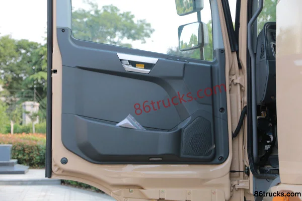 XCMG E700 8X4(12 wheels) 5.6m Electric Dump Truck Cab (3) | 86Trucks