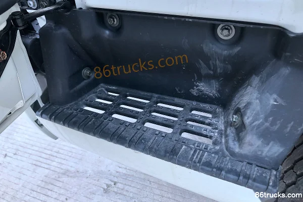 Foton Times M2 110 hp 4X2(6 wheels) 3.22m double-row flatbed light truck Cab (3) | 86Trucks