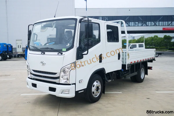 Yuejin Chaoyue C300-33 125 hp 4X2(6 wheels) 3.1m double-row flatbed light truck (Sofim engine) Exterior (3) | 86Trucks