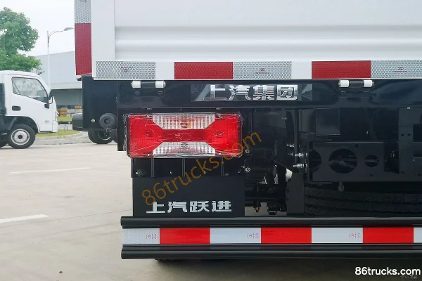 Yuejin Chaoyue C300-33 125 hp 4X2(6 wheels) 3.1m double-row flatbed light truck (Sofim engine) Body (3) | 86Trucks