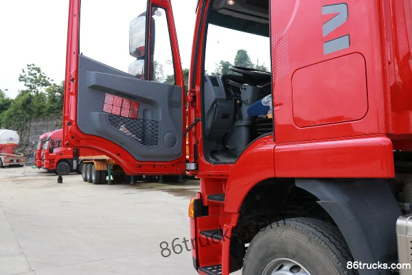 SAIC Hongyan Genlyon M100 Heavy Truck 390 hp 6X2(8 wheels) Tractor Truck (Flat Top) Cab (1) | 86Trucks
