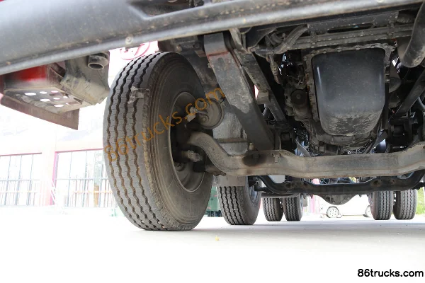 SAIC Hongyan Genlyon M100 Heavy Truck 390 hp 6X2(8 wheels) Tractor Truck (Flat Top) Chassis (2) | 86Trucks