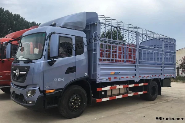 Dongfeng Commercial Vehicle Tianjin KR Medium Truck 180 hp 4X2(6 wheels) 6.8m Crew Cab Stake Truck (Beijing V II) Exterior (3) | 86Trucks