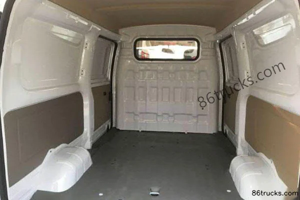 Foton V5 4.2m electric van 45.33kWh Cab (1) | 86Trucks
