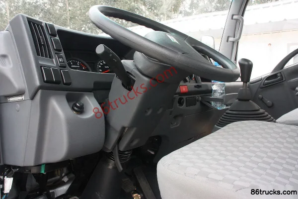 Qingling Isuzu 700P 189hp 4X2(6 wheels) 5.668m Semi Row Flatbed Cargo Truck Cab (3) | 86Trucks