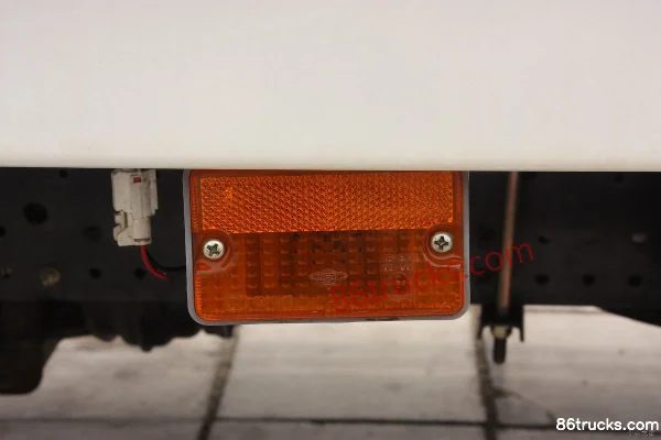 Qingling Isuzu 700P 189hp 4X2(6 wheels) 5.668m Semi Row Flatbed Cargo Truck Chassis (1) | 86Trucks