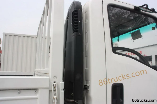Qingling Isuzu 700P 189hp 4X2(6 wheels) 5.668m Semi Row Flatbed Cargo Truck Body (2) | 86Trucks