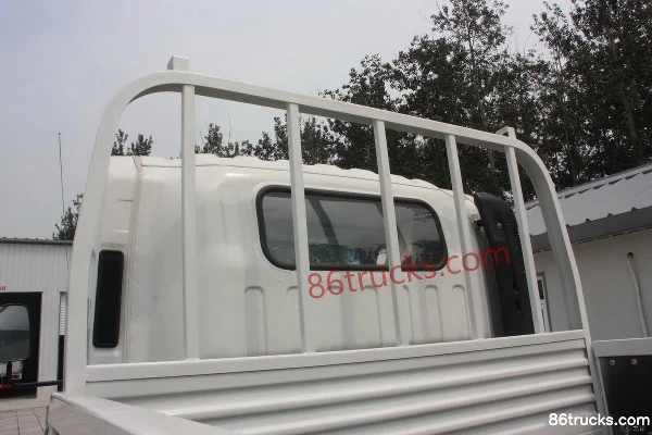 Qingling Isuzu 700P 189hp 4X2(6 wheels) 5.668m Semi Row Flatbed Cargo Truck Body (1) | 86Trucks