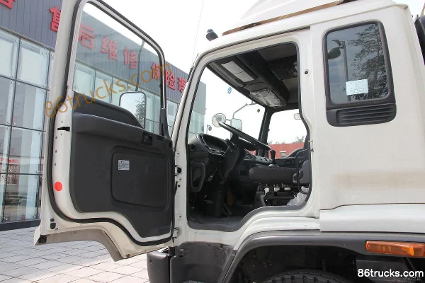 Qingling FVR heavy truck 240hp 4X2(6 wheels) 7.6m van cargo truck Cab (1) | 86Trucks