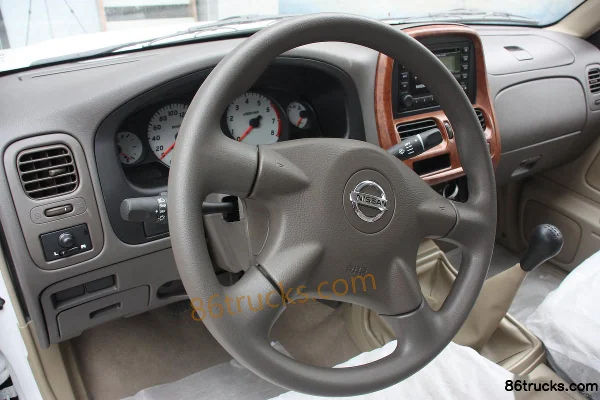 Zhengzhou Nissan 2011 standard 2.4L essence double cabine pick-up Châssis (2) | 86Trucks