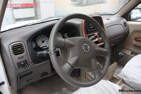 Zhengzhou Nissan 2011 standard 2.4L essence double cabine pick-up Châssis (1) | 86Trucks