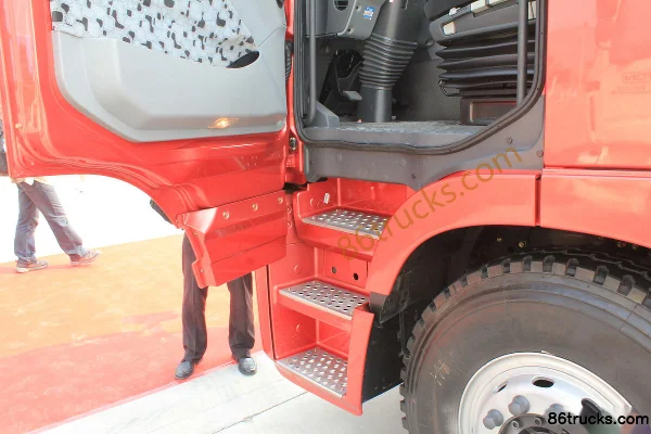 Foton AumanGTL 6 Series Heavy Truck Super Power Edition 360 hp 4X2(6 wheels) Tractor Truck Cab (2) | 86Trucks