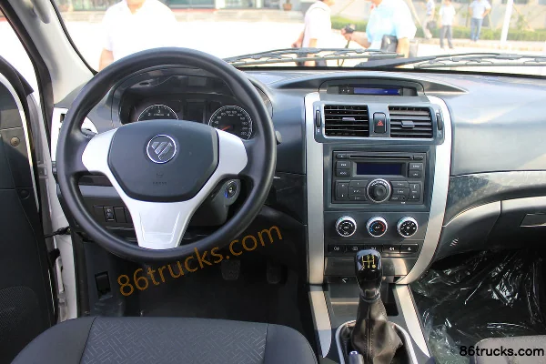 Foton Tunland modèle 2012 4x4(6 roues) 2.8L diesel double cabine pick-up (BJ2037) Châssis (3) | 86Trucks