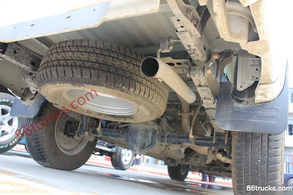 Foton Tunland modèle 2012 4x4(6 roues) 2.8L diesel double cabine pick-up (BJ2037) Châssis (2) | 86Trucks