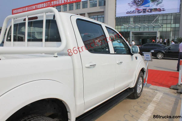 Foton Tunland modèle 2012 4x4(6 roues) 2.8L diesel double cabine pick-up (BJ2037) Extérieur (3) | 86Trucks