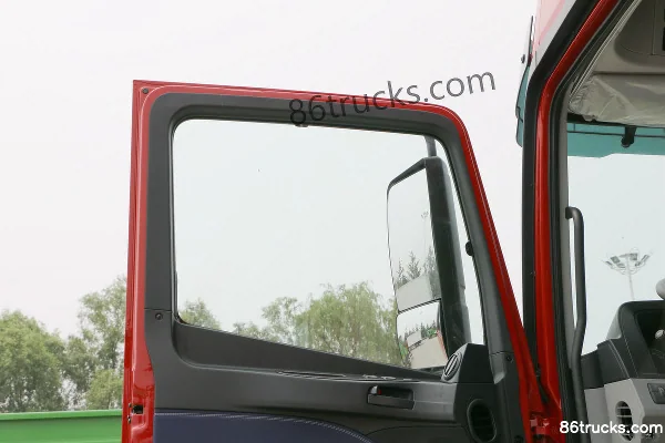 Foton AumanGTL 6 Series Heavy Truck 360 hp 8X4(12 wheels) 9.45m Stake Cargo Truck Cab (2) | 86Trucks