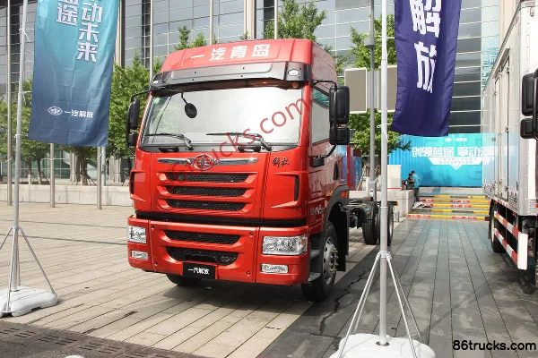 FAW Jiefang Qingdao Long VH Medium Truck 220 hp 4X2(6 wheels) 6.75m Stake Truck Exterior (3) | 86Trucks