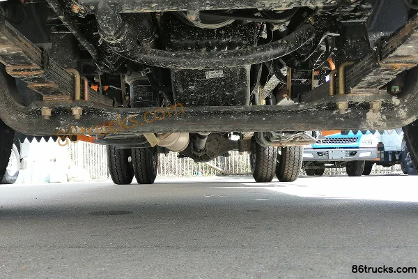 JMC Shunda cabine étroite 116 ch 4X2(6 roues) camion léger à ridelles cabine double 3,29 m Châssis (1) | 86Trucks