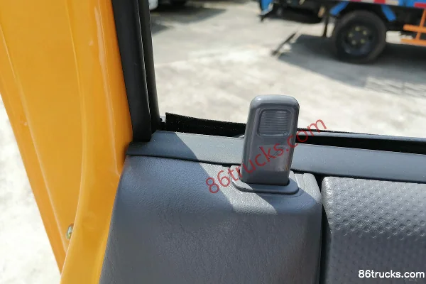 JMC Shunda Narrow Body 116hp 4X2(6 wheels) 3.626m dump truck Cab (2) | 86Trucks