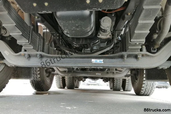 Dongfeng Commercial Vehicle Tianlong KC Heavy Truck 340 hp 8X4(12 wheels) 5.8m Dump Truck (Hande Axle) Chassis (1) | 86Trucks