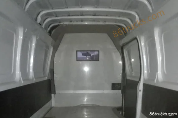 HIGER H5F 3.52T 5.5m pure electric enclosed van 62.21kWh Cab (1) | 86Trucks
