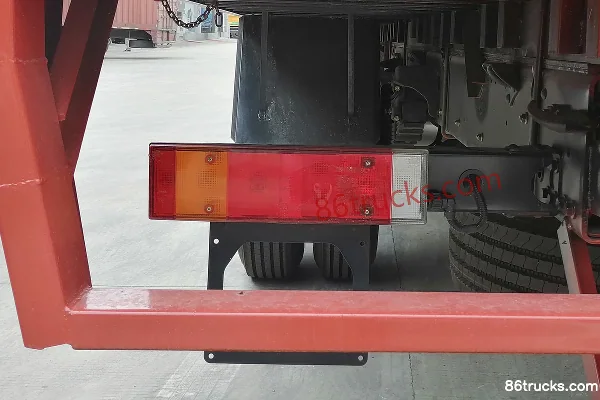 Dongfeng Commercial Vehicle Tianlong VL Heavy Truck 260hp 6X2(8 wheels) 9.6m Box Cargo Truck Body (2) | 86Trucks