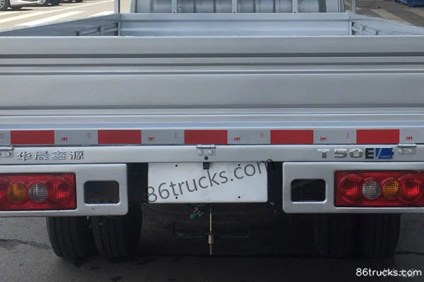 SRM Xinyuan T50EV 3.5T Entrepreneur Edition 3.4m Single Row Pure Electric Stake Truck 54.66kWh 4X2(6 wheels) Exterior (3) | 86Trucks