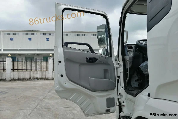 Dongfeng Commercial Vehicle Tianjin VR camion moyen 2019 180 ch 4X2(6 roues) camion porteur fourgon 7,5 m Cabine (1) | 86Trucks