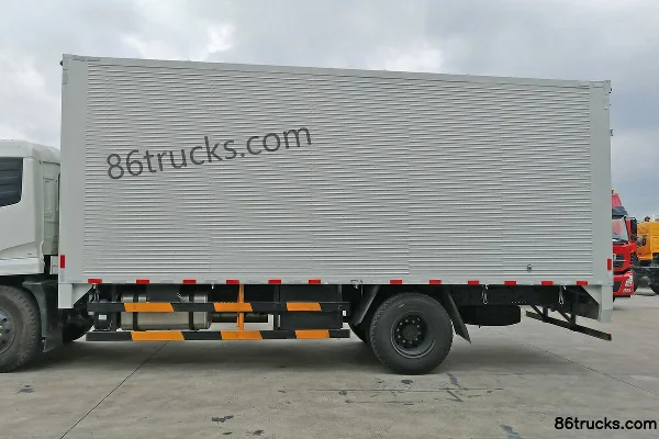 Dongfeng Commercial Vehicle Tianjin VR camion moyen 2019 180 ch 4X2(6 roues) camion porteur fourgon 7,5 m Carrosserie (1) | 86Trucks