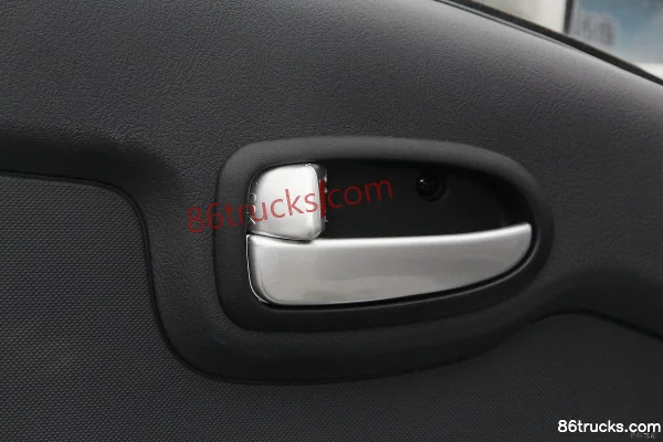 Kama Ruihang X1 1.5L 110hp 4X2(6 wheels) 3.48m single-row van mini truck Cab (3) | 86Trucks