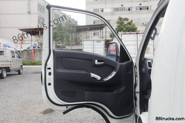 Kama Ruihang X1 1.5L 110hp 4X2(6 wheels) 3.48m single-row van mini truck Cab (1) | 86Trucks
