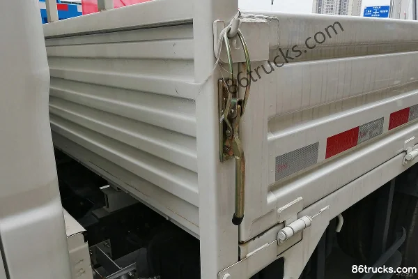 FAW Hongta FAW Jiefang Gongshi 110 ch 4X2(6 roues) Camion léger à plateau latéral 2,67 m cabine double (freins hydrauliques) Carrosserie (2)