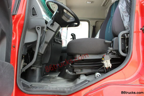 SHACMAN Commercial Vehicle Xuande X6 Composite Version 300 hp 8X4(12 wheels) 6.8m Dump Truck Cab (3) | 86Trucks