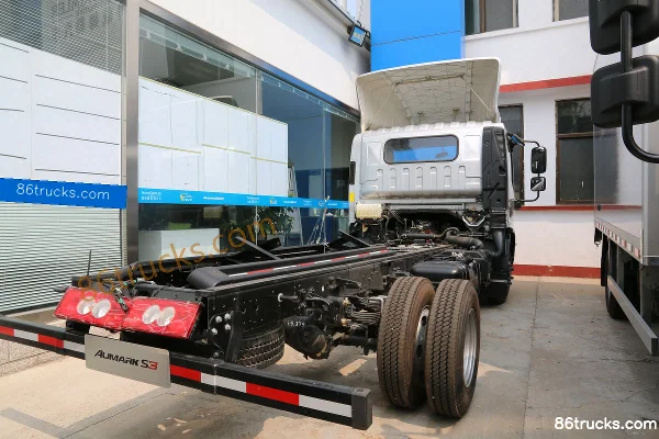 Foton Aumark S1 série version Zhiying 131 ch 4X2(6 roues) camion léger à ridelles 4,18 m cabine simple Extérieur (2) | 86Trucks
