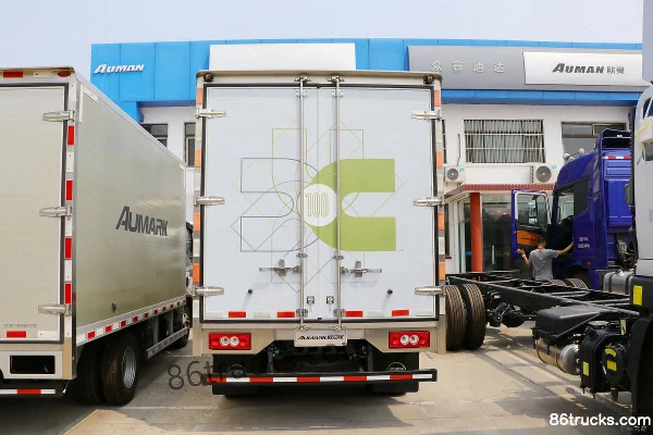 Foton Aumark S3 série moissonneuse-batteuse transport camion 156 ch 4X2(6 roues) 5,8 m cabine avancée avec couchette camion fourgon Extérieu