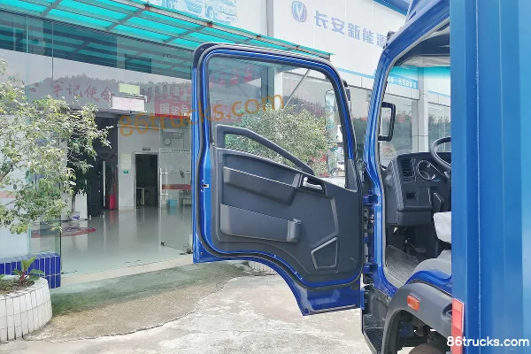 Sinotruk HOWO Tushuai 148 ch 4X2(6 roues) camion léger fourgon 4,15 m cabine simple (1) | 86Trucks