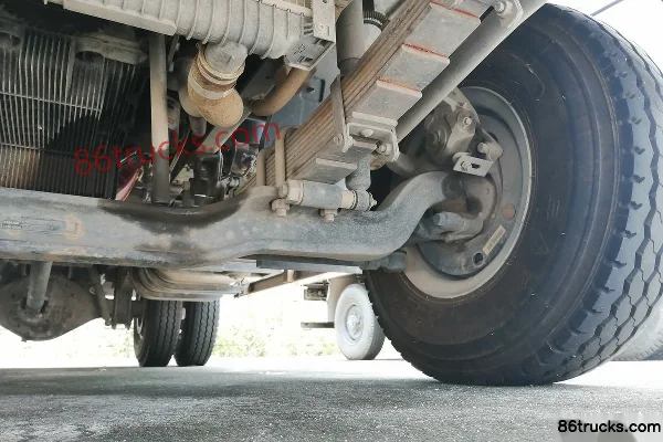 Sinotruk HOWO Tongsai 154 ch 4X2(6 roues) camion léger à ridelles monoplace 4,15 m (10 vitesses) Châssis (3) | 86Trucks