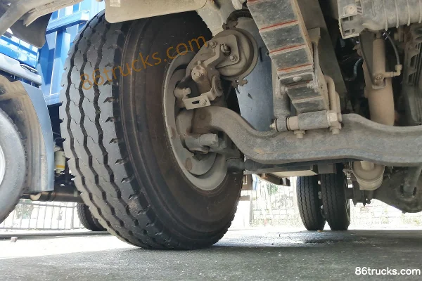 Sinotruk HOWO Tongsai 154 ch 4X2(6 roues) camion léger à ridelles monoplace 4,15 m (10 vitesses) Châssis (2) | 86Trucks