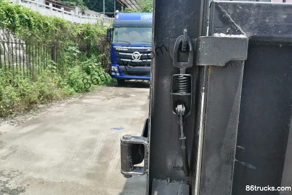 Sinotruk HOWO Tongsai 154 ch 4X2(6 roues) camion léger à ridelles monoplace 4,15 m (10 vitesses) Carrosserie (3) | 86Trucks